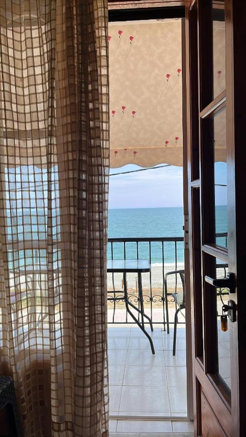Kókkinon Nerón Eleni Antonouli Rooms מראה חיצוני תמונה