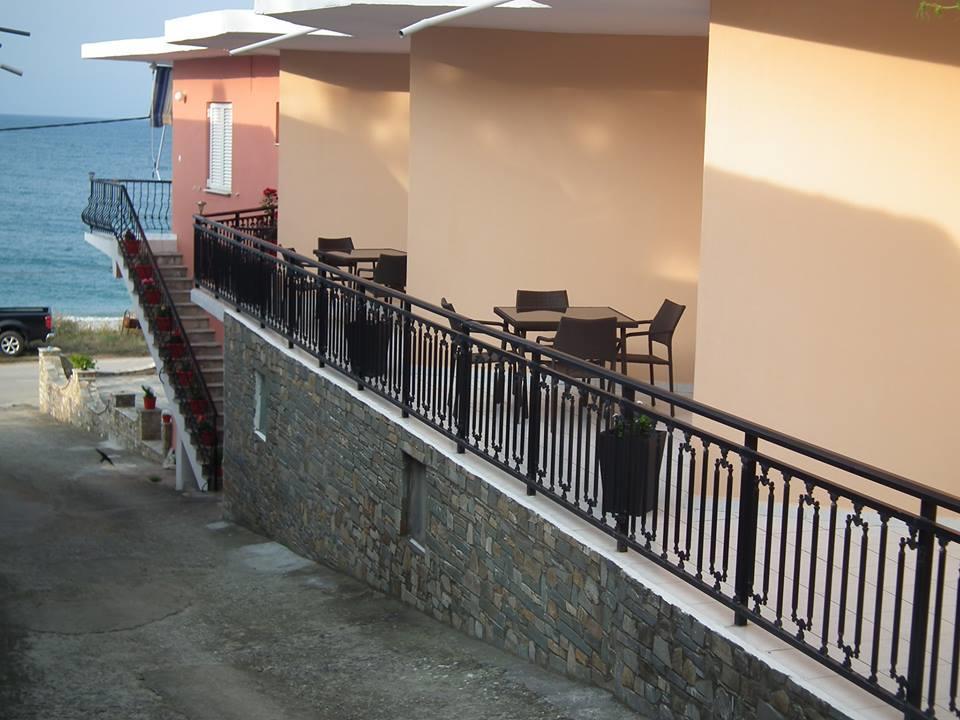 Kókkinon Nerón Eleni Antonouli Rooms מראה חיצוני תמונה